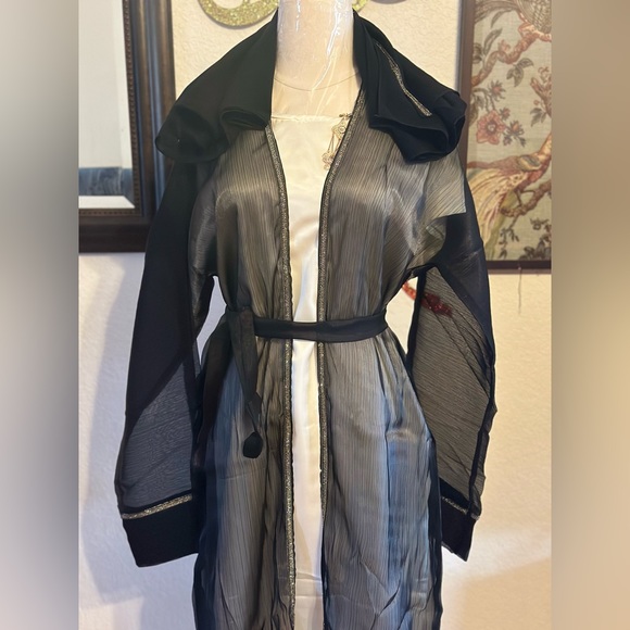 Abaya Kaftan 2 piece. Silk inner piece with matching scarf - Picture 4 of 5